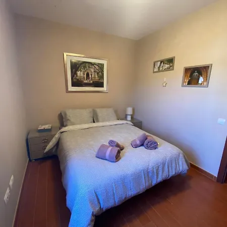 Ingrid. Piscina Exterior.