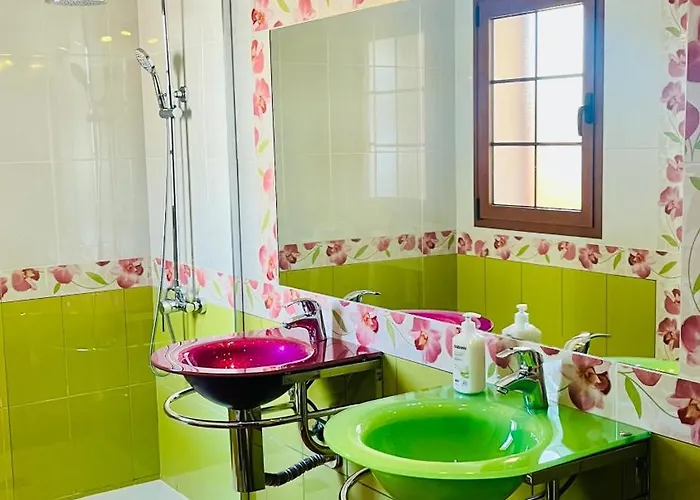 Ingrid. Piscina Exterior. Villa