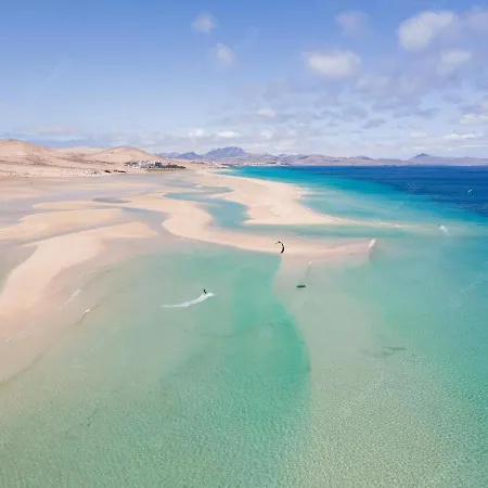 Villa Ingrid. Piscina Exterior. Las Playas