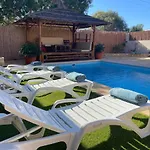Ingrid. Piscina Exterior. Las Playas
