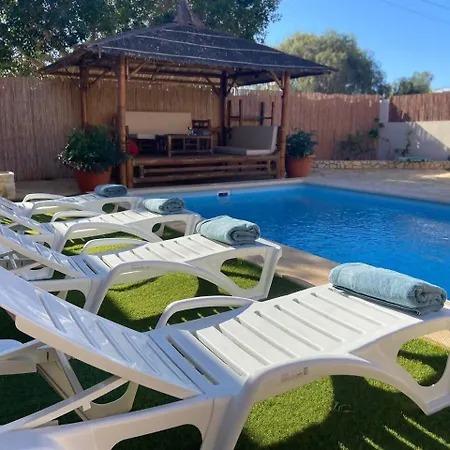 Ingrid. Piscina Exterior. Villa Las Playas