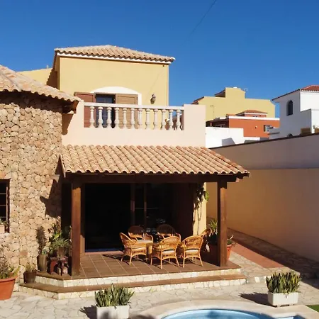 Ingrid. Piscina Exterior. Villa