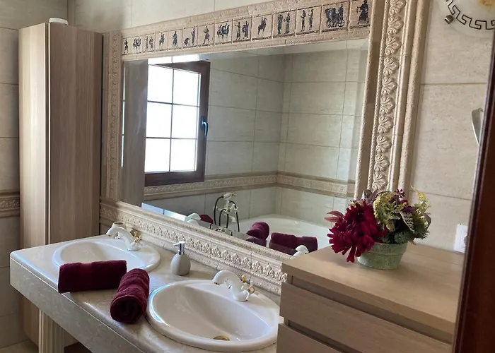 Villa Ingrid. Piscina Exterior. Las Playas